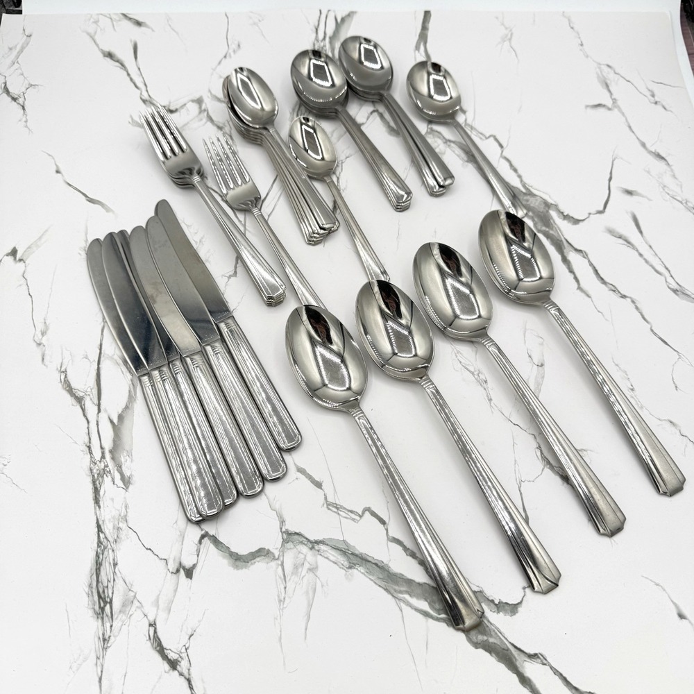 Vintage Wallace Bros Stainless Flatware Set WAS32 USA 32pc w Serving Spoons